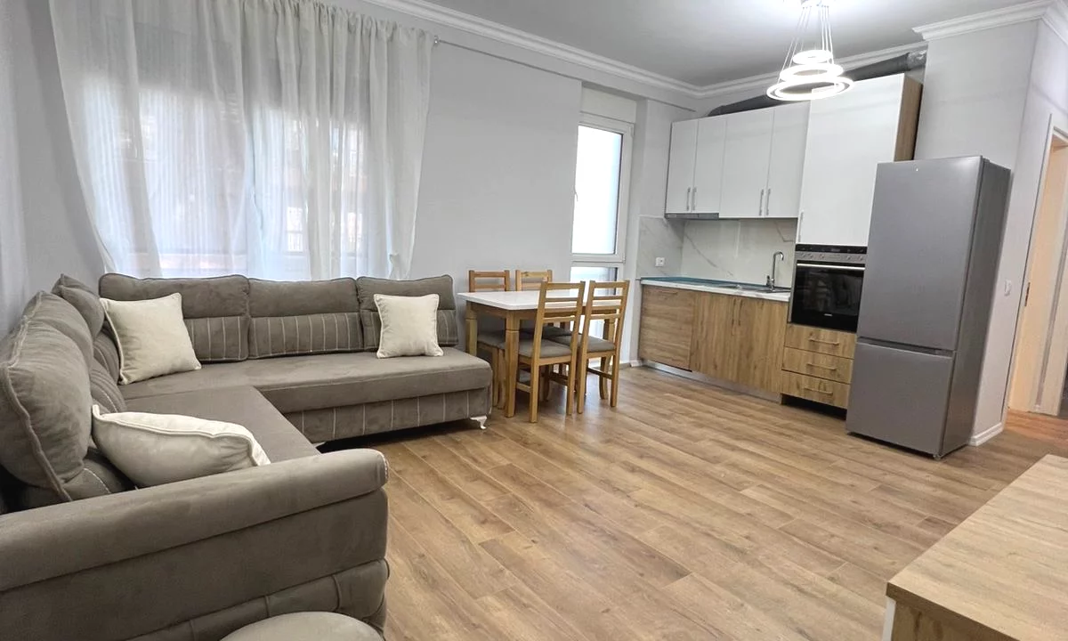 Shtepi me qera Apartament ne Tirane, 1+1, Mobilimi E mobiluar, Pagesa 600  Euro.