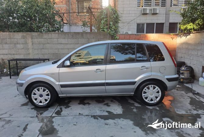 Auto in Vendita a Tirana - 2,600 Euro