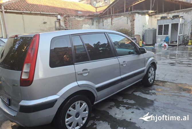 Auto in Vendita  a Tirana - 2,600 Euro