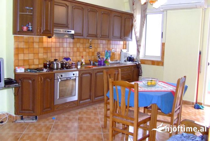 Shtepi me qera Apartament ne Durres, 2+1, Mobilimi E mobiluar, Pagesa 500  Euro.