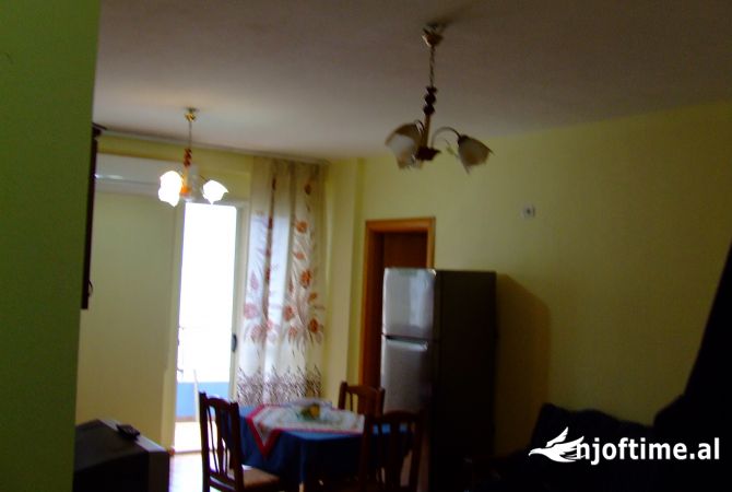 Shtepi me qera Apartament ne Durres, 2+1, Mobilimi E mobiluar, Pagesa 500  Euro.