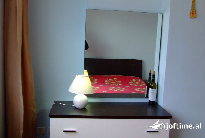 Shtepi me qera Apartament ne Durres, 2+1, Mobilimi E mobiluar, Pagesa 500  Euro.