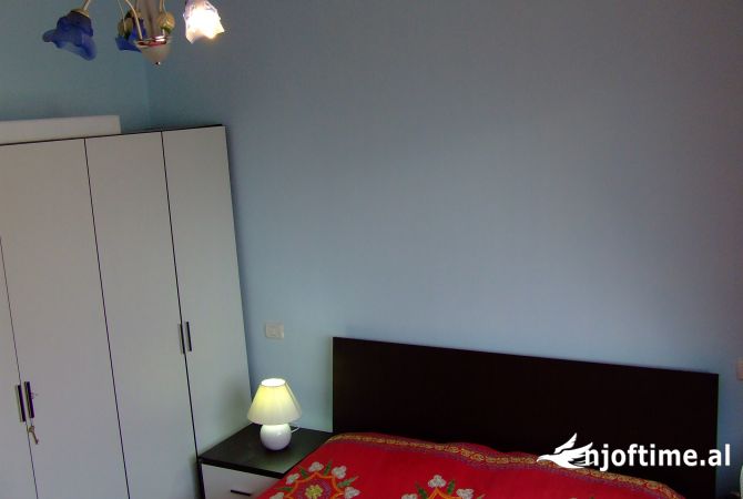 Shtepi me qera Apartament ne Durres, 2+1, Mobilimi E mobiluar, Pagesa 500  Euro.