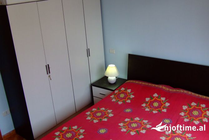 Shtepi me qera Apartament ne Durres, 2+1, Mobilimi E mobiluar, Pagesa 500  Euro.