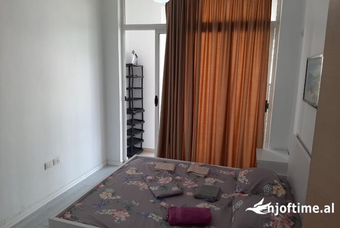 Shtepi me qera Apartament ne Tirane, 1+1, Mobilimi E mobiluar, Pagesa 650  Euro.
