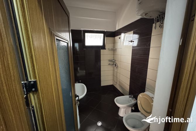 Shtepi me qera 2+1 ne Tirane - 400 Euro