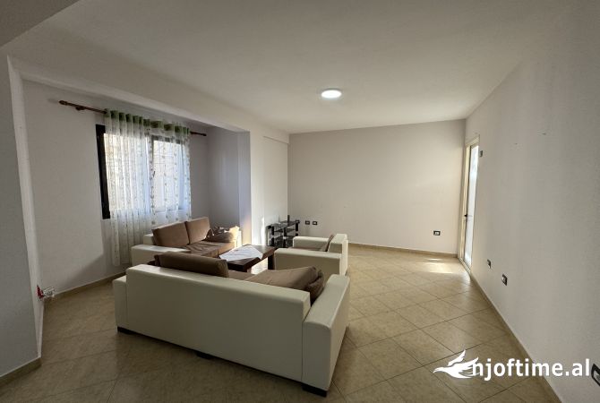 Shtepi me qera 2+1 ne Tirane - 400 Euro