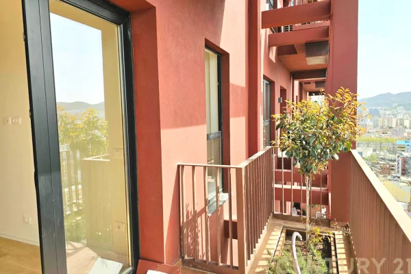 Ambient biznesi me qera 3+1 ne Tirane - 44,300 Euro