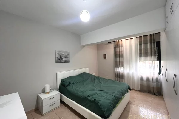Shtepi me qera Apartament ne Tirane, 2+1, Mobilimi E mobiluar, Pagesa 550  Euro.