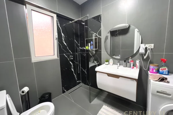 Shtepi me qera Apartament ne Tirane, 2+1, Mobilimi E mobiluar, Pagesa 550  Euro.