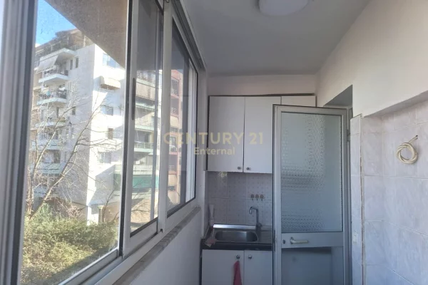 Shtepi ne shitje Apartament ne Tirane, 2+1, Mobilimi Pjeserisht e mobiluar, Pagesa 115,000  Euro.