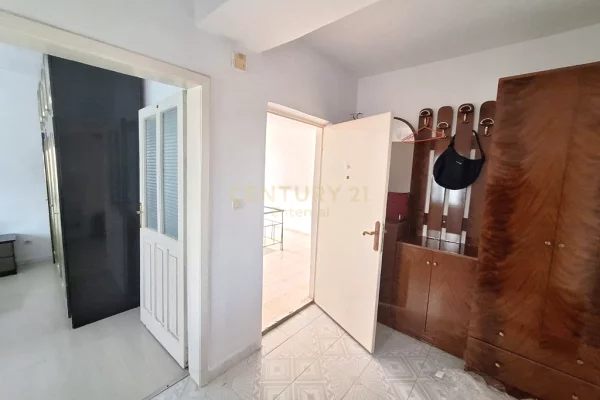 Shtepi ne shitje Apartament ne Tirane, 2+1, Mobilimi Pjeserisht e mobiluar, Pagesa 115,000  Euro.