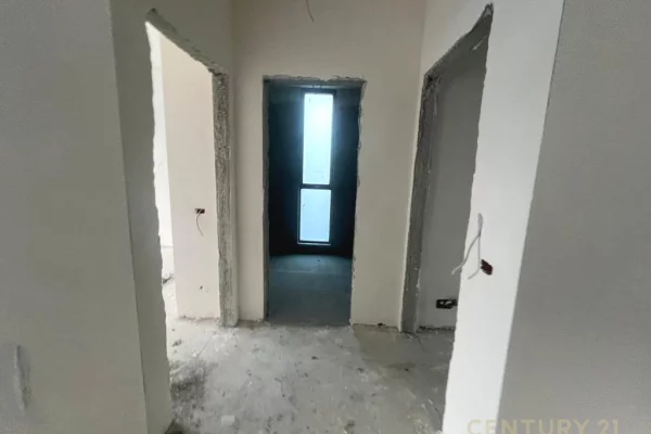 Apartment for sale in Tirana 2+1, Emty