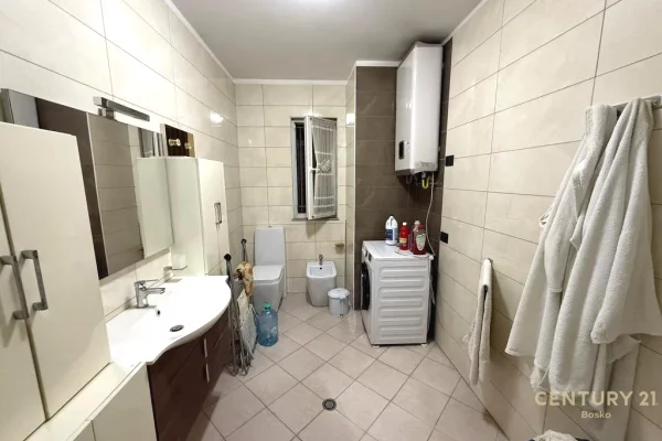 Shtepi me qera Apartament ne Tirane, 2+1, Mobilimi E mobiluar, Pagesa 550  Euro.