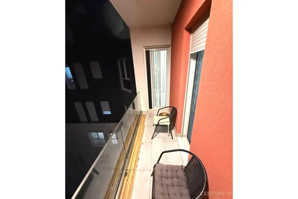 Shtepi ne shitje Apartament ne Tirane, 2+1, Mobilimi E mobiluar, Pagesa 167,000  Euro.