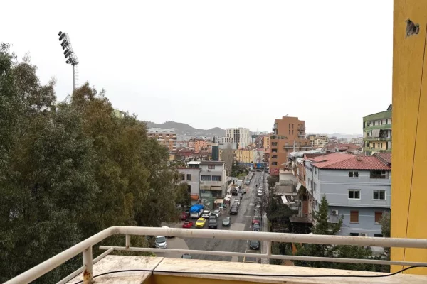 Shtepi me qera 3+1 ne Tirane - 1,000 Euro