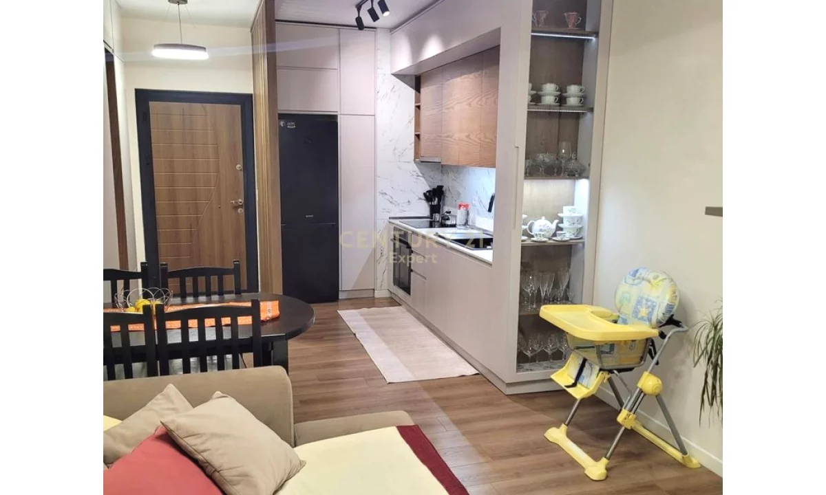 Shtepi me qera Apartament ne Tirane, 2+1, Mobilimi E mobiluar, Pagesa 600  Euro.