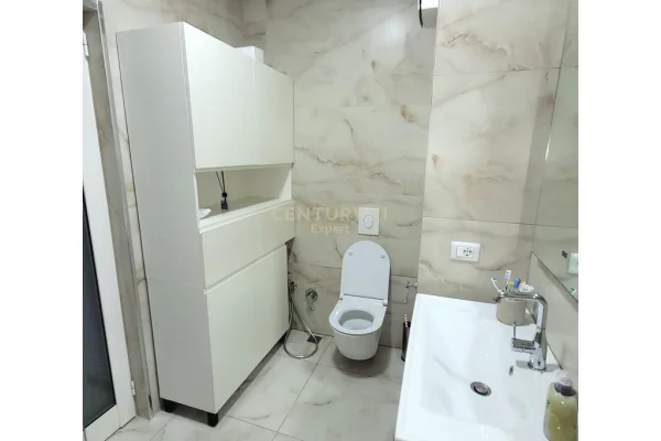 Shtepi me qera Apartament ne Tirane, 2+1, Mobilimi E mobiluar, Pagesa 600  Euro.