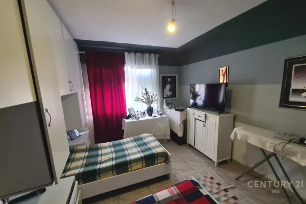 Shtepi ne shitje Apartament ne Tirane, 2+1, Mobilimi E mobiluar, Pagesa 159,000  Euro.