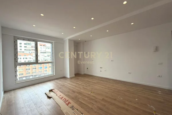 21-DHJETORI, JAPIM ZYRE PER QIRA 800 Euro /Muaj