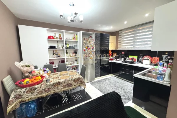 Shtepi ne shitje Apartament ne Tirane, 2+1, Mobilimi E mobiluar, Pagesa 155,000  Euro.