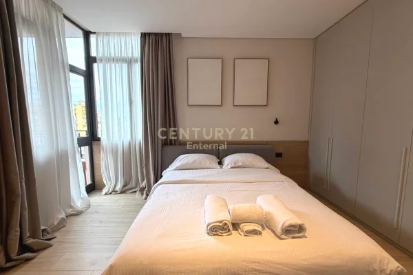 Shtepi ne shitje Apartament ne Tirane, 3+1, Mobilimi E mobiluar, Pagesa 400,000  Euro.