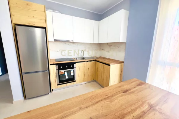 Shtepi me qera Apartament ne Tirane, 2+1, Mobilimi E mobiluar, Pagesa 750  Euro.