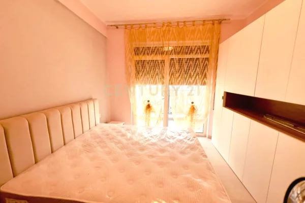 Shtepi me qera Apartament ne Tirane, 2+1, Mobilimi E mobiluar, Pagesa 750  Euro.