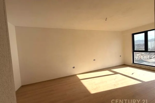 Shtepi ne shitje Apartament ne Tirane, 2+1, Mobilimi Bosh, pa mobiluar, Pagesa 210,000  Euro.