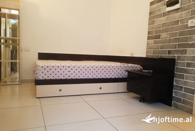 Garzonjer afer Bulevardit te Ri,kondicioner,internet,I mirekompletuar etj