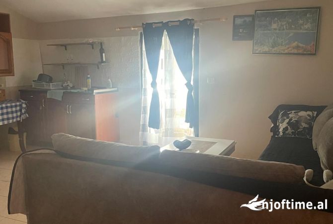Shtepi me qera 3+1 ne Tirane - 18,000 Leke