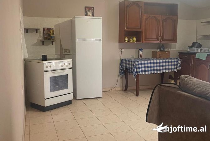 Shtepi me qera 3+1 ne Tirane - 18,000 Leke
