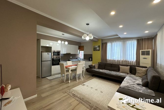 Shtepi ne shitje 3+1 ne Tirane - 215,000 Euro