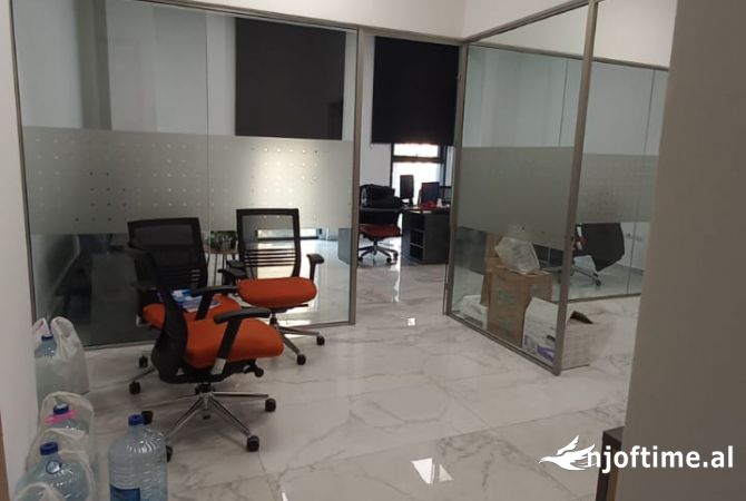 Ambient biznesi me qera 3+1 ne Tirane - 1,000 Euro