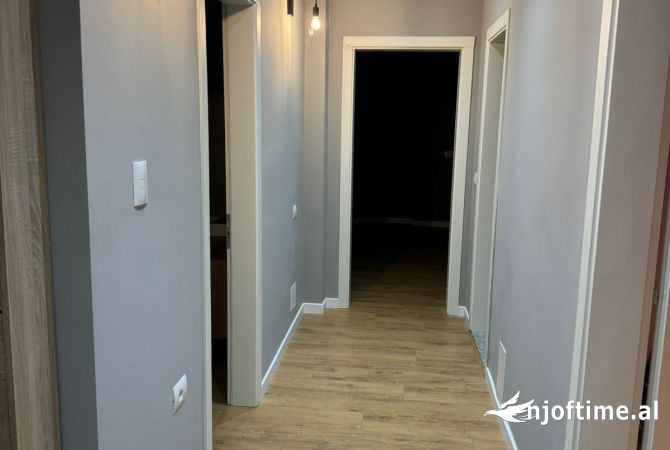 Shtepi me qera 2+1 ne Tirane - 1,000 Euro