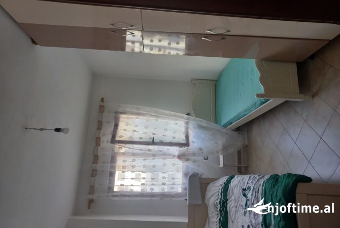 Shtepi me qera Apartament ne Tirane, 2+1, Mobilimi E mobiluar, Pagesa 15,000  Leke.