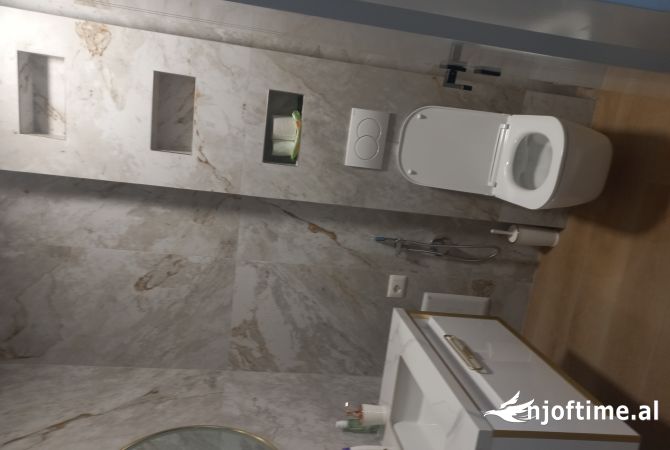 Shtepi me qera Apartament ne Tirane, 2+1, Mobilimi E mobiluar, Pagesa 15,000  Leke.