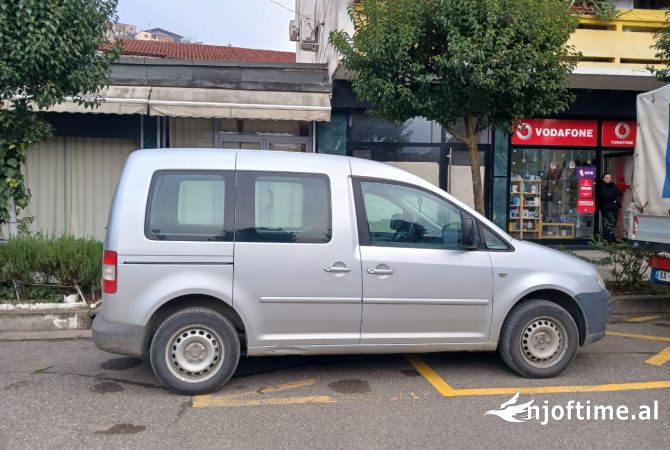 Makina ne shitje ne Elbasan - 420,000 Leke