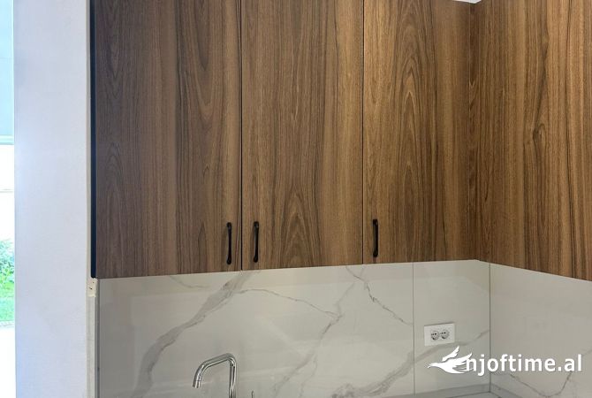 Shtepi me qera 1+1 ne Tirane - 40,000 Leke