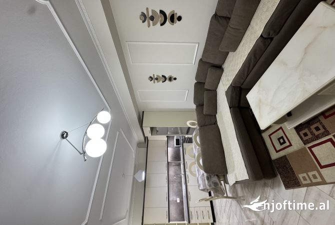 Shtepi me qera 1+1 ne Tirane - 60,000 Leke