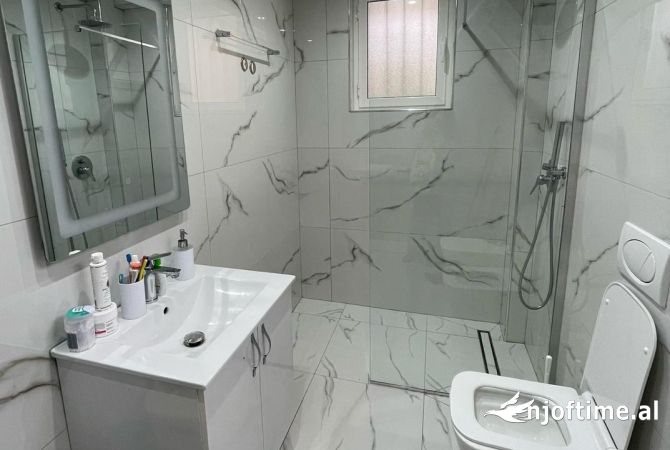 Shtepi me qera Apartament ne Tirane, 1+1, Mobilimi E mobiluar, Pagesa 500  Euro.