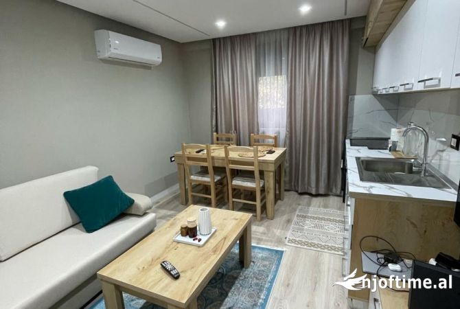 Shtepi me qera Apartament ne Tirane, 1+1, Mobilimi E mobiluar, Pagesa 500  Euro.