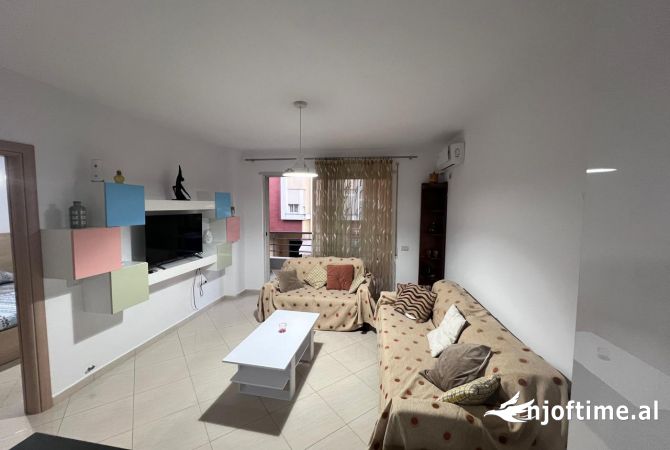 Shtepi me qera 2+1 ne Tirane - 500 Euro