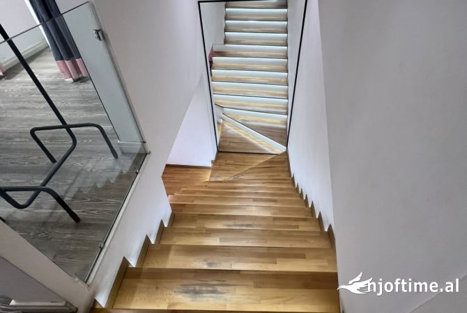 Ambient biznesi me qera 1+1 ne Tirane - 5,000 Euro