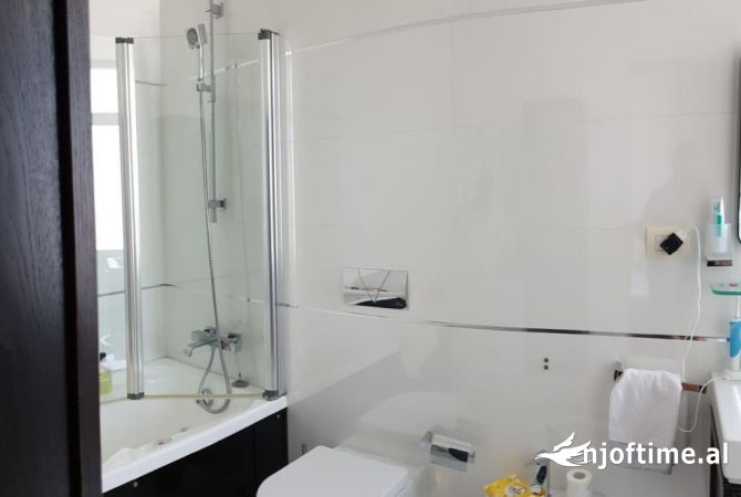 Shtepi me qera 2+1 ne Tirane - 1,500 Euro
