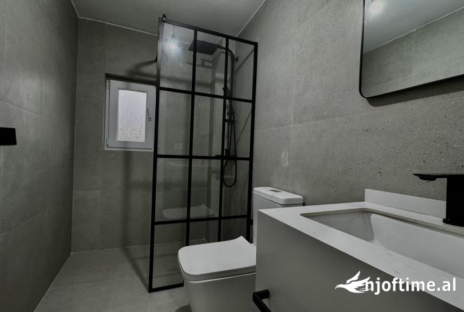 Shtepi me qera Apartament ne Tirane, 2+1, Mobilimi E mobiluar, Pagesa 650  Euro.