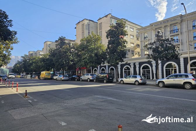 Ambient biznesi me qera 3+1 ne Tirane - 600 Euro