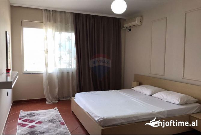 Shtepi me qera Apartament ne Tirane, 2+1, Mobilimi E mobiluar, Pagesa 750  Euro.