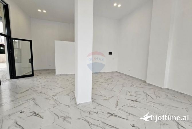 Ambient biznesi me qera 3+1 ne Tirane - 1,200 Euro