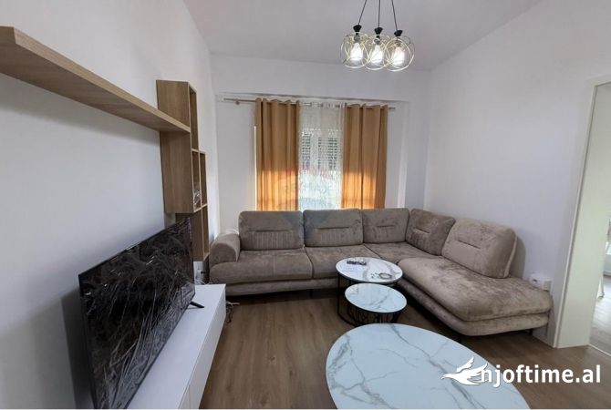 Shtepi me qera 2+1 ne Tirane - 550 Euro